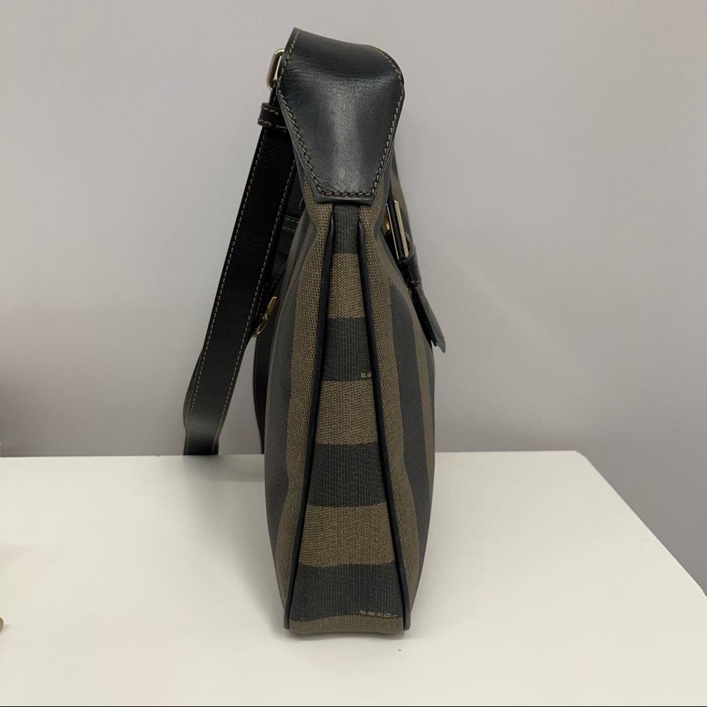 ❤️SOLD❤️ Vintage Fendi Pequin Shoulder Bag Black and Brown Striped Fabulous - Picture 6 of 13